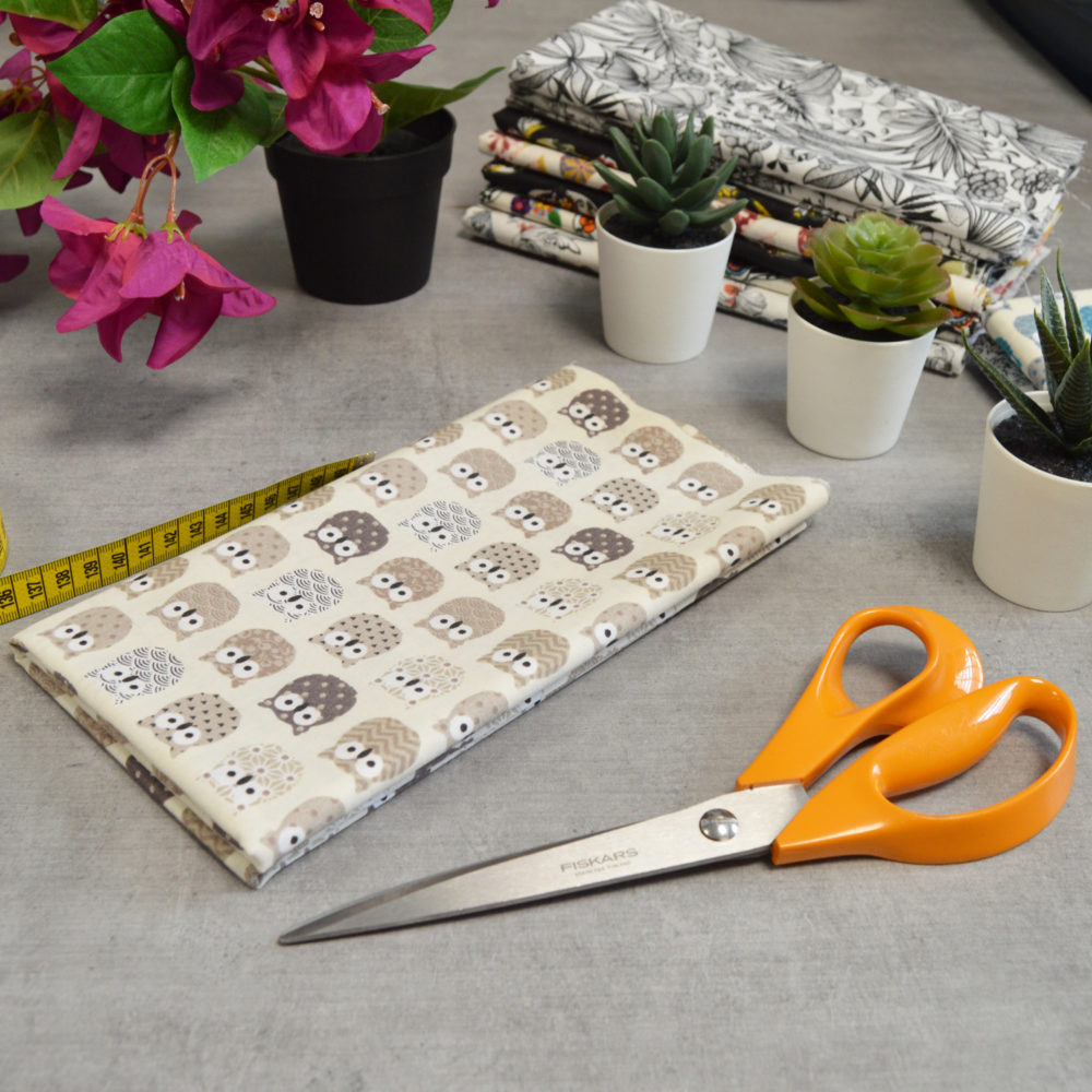 Tissu coton imprimé chouettes beige